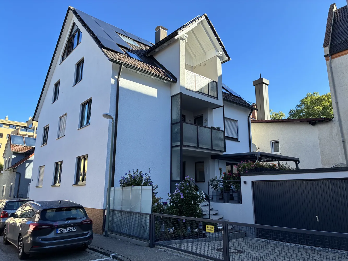 5 Zimmer Wohnung mit 120 m² in Augsburg – Bild 1