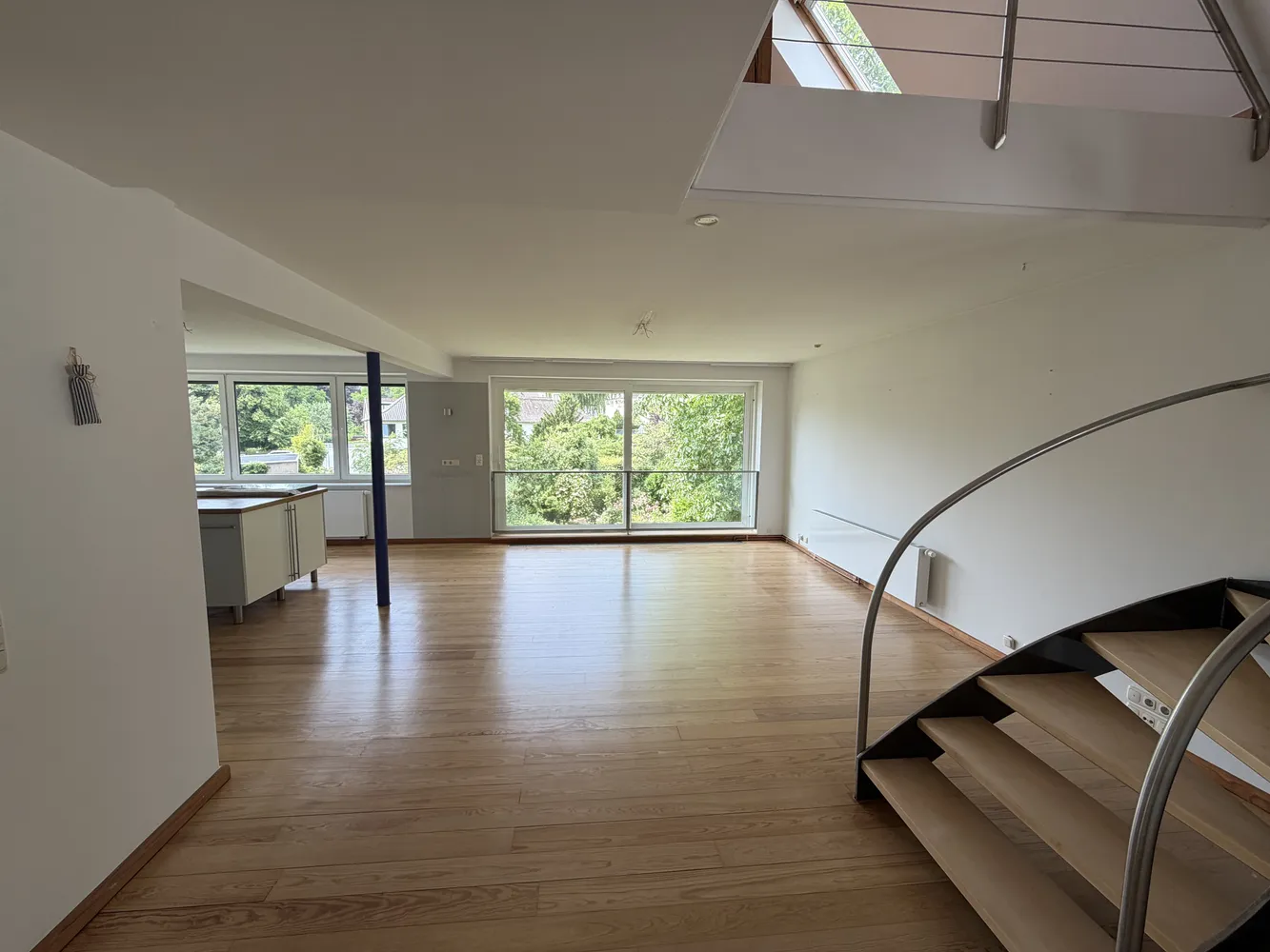 4 Zimmer Wohnung mit 175 m² in Kiel – Bild 1