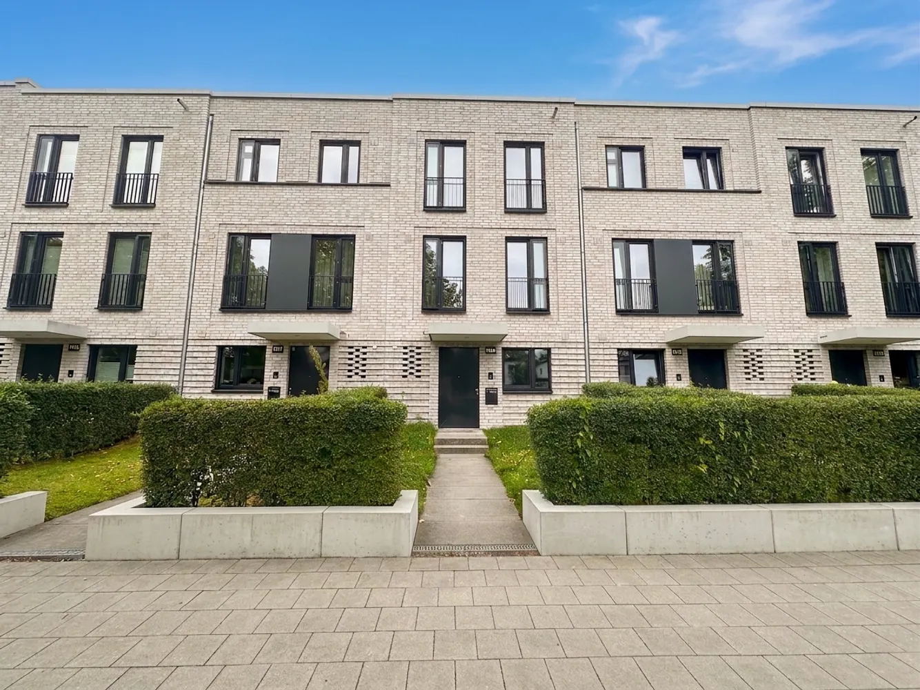 6 Zimmer Haus mit 167 m² in Hamburg – Bild 1