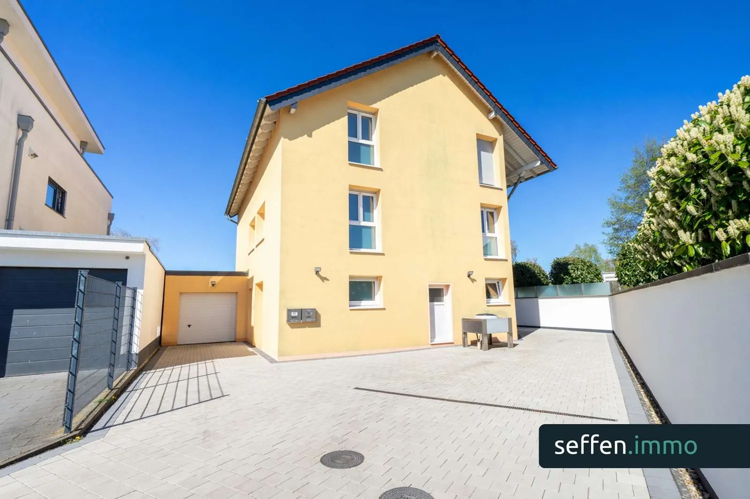 4 Zimmer Haus mit 150 m² in Köln – Bild 1