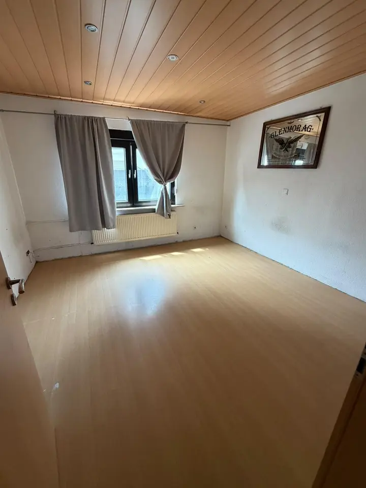 6 Zimmer Haus mit 172 m² in Wiesbaden – Bild 2