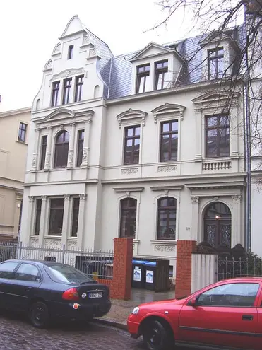 4 Zimmer Wohnung mit 100 m² in Halle (Saale) – Bild 1