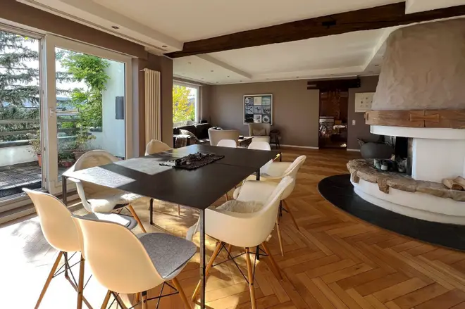 5 Zimmer Wohnung mit 161 m² in Stuttgart – Bild 1