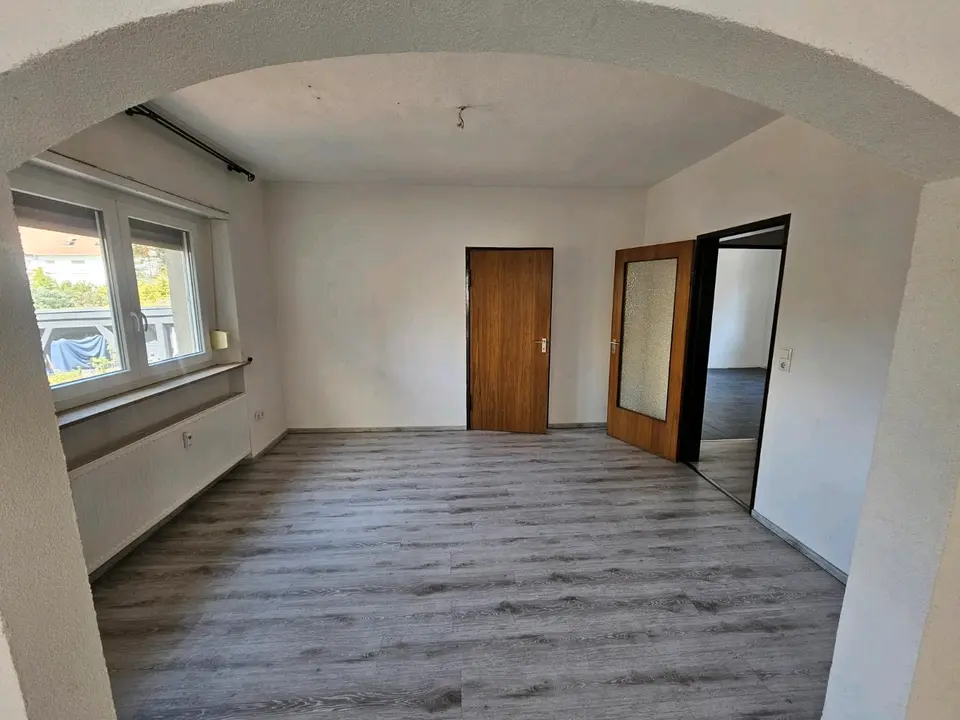 4 Zimmer Wohnung mit 100 m² in Ludwigshafen – Bild 1