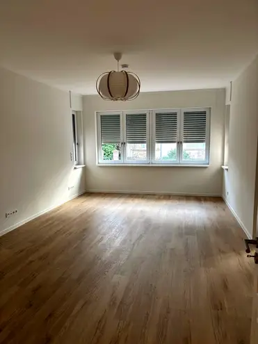 4 Zimmer Wohnung mit 133 m² in Frankfurt am Main – Bild 2