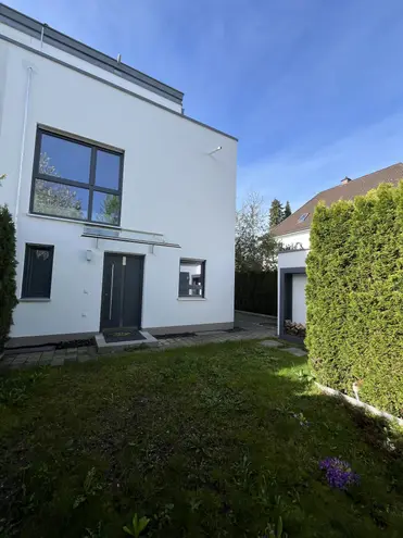 5 Zimmer Haus mit 177 m² in München – Bild 2