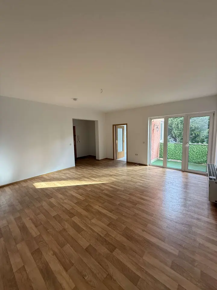 2 Zimmer Wohnung mit 66 m² in Plauen – Bild 3