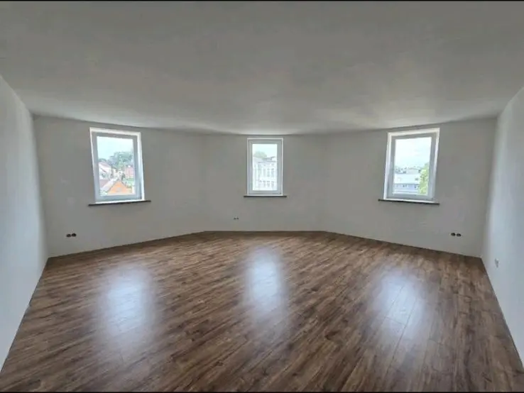 4 Zimmer Wohnung mit 104 m² in Limbach-Oberfrohna – Bild 1