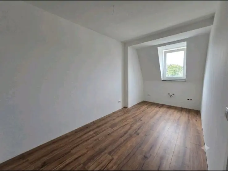 4 Zimmer Wohnung mit 104 m² in Limbach-Oberfrohna – Bild 2
