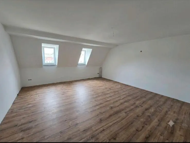 4 Zimmer Wohnung mit 104 m² in Limbach-Oberfrohna – Bild 3