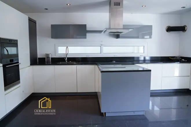 7 Zimmer Haus mit 246 m² in Reutlingen – Bild 7