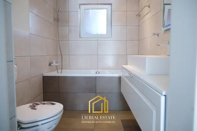 7 Zimmer Haus mit 246 m² in Reutlingen – Bild 8