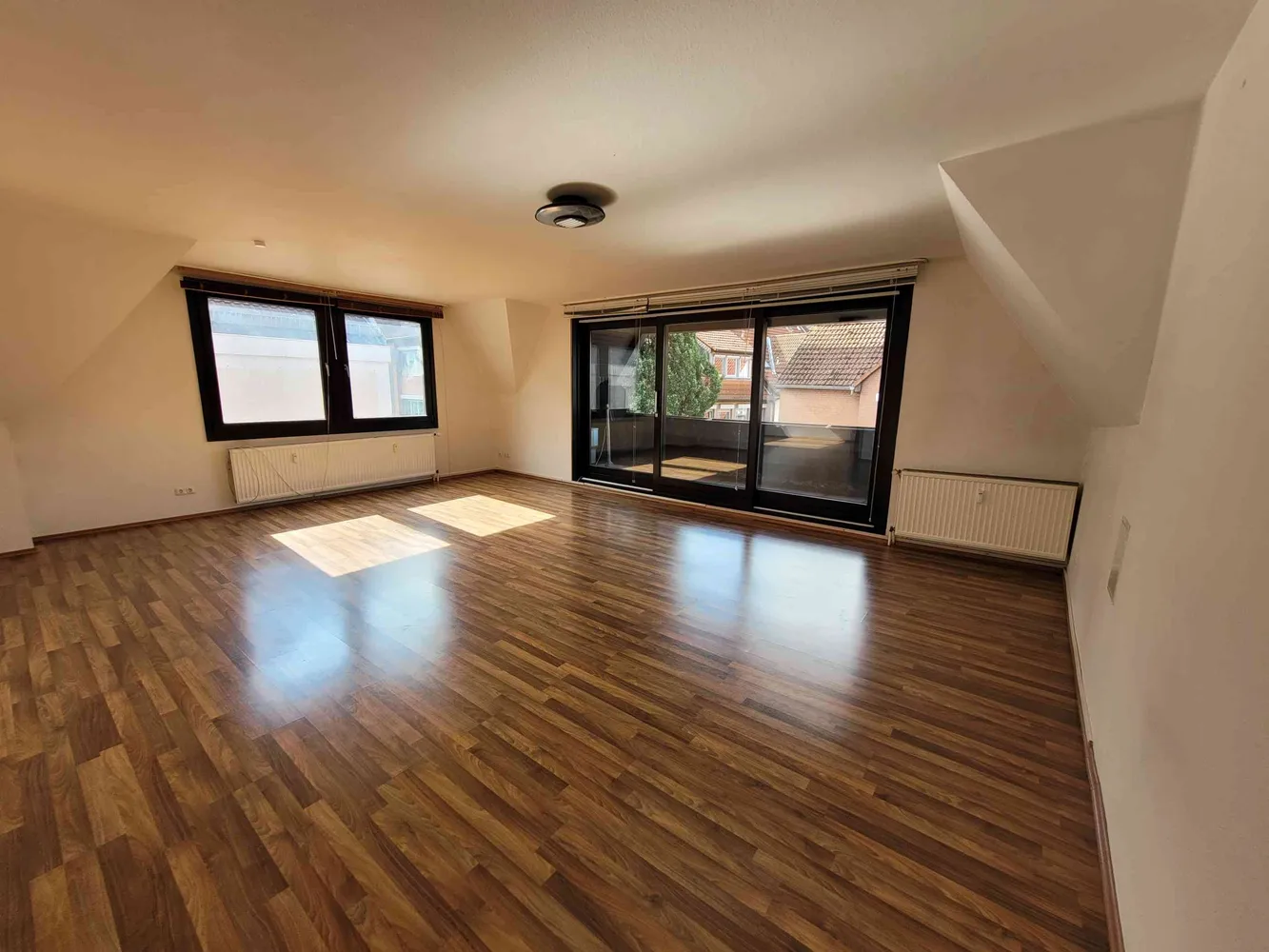 3 Zimmer Wohnung mit 106 m² in Hameln – Bild 2