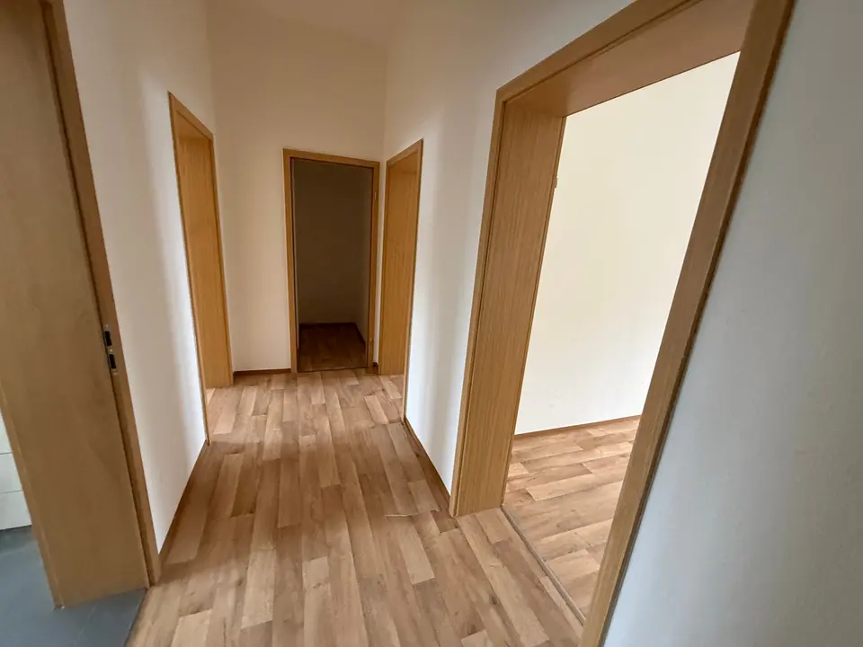 2 Zimmer Wohnung mit 53 m² in Plauen – Bild 2