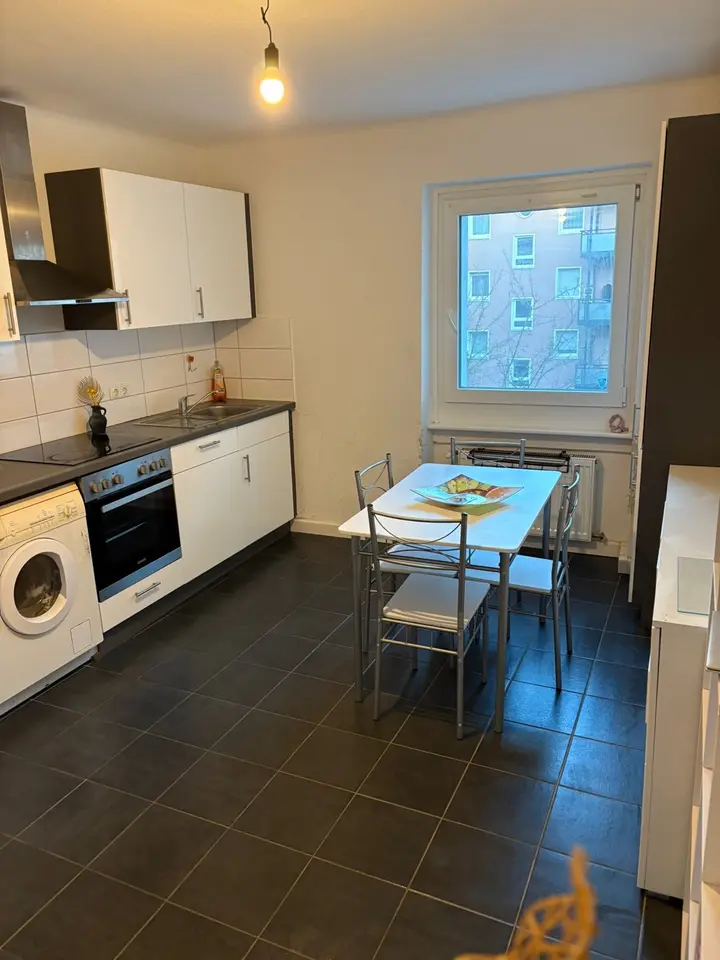 2 Zimmer Wohnung mit 49 m² in Karlsruhe – Bild 3