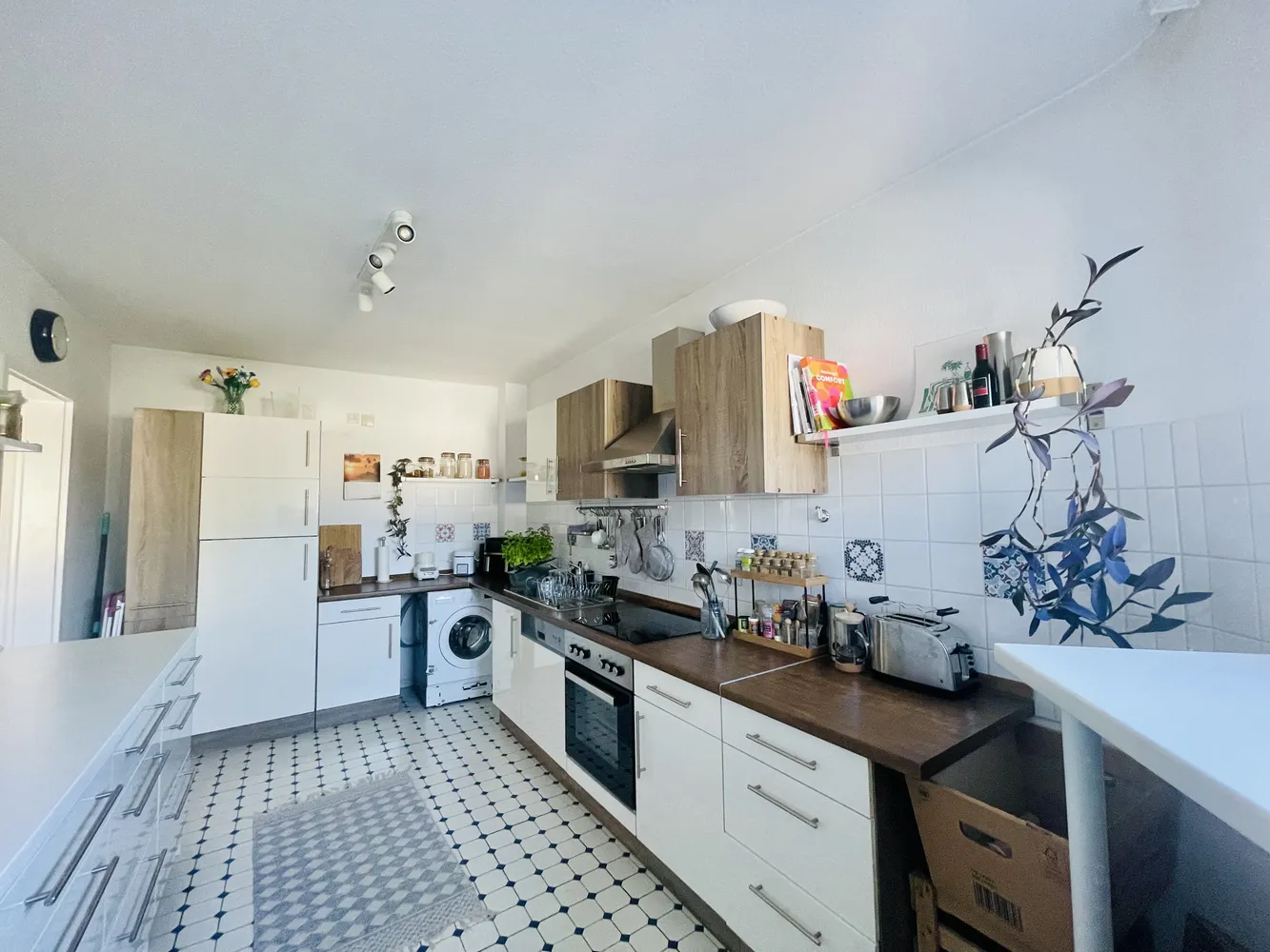 2 Zimmer Wohnung mit 100 m² in Frankfurt am Main – Bild 9