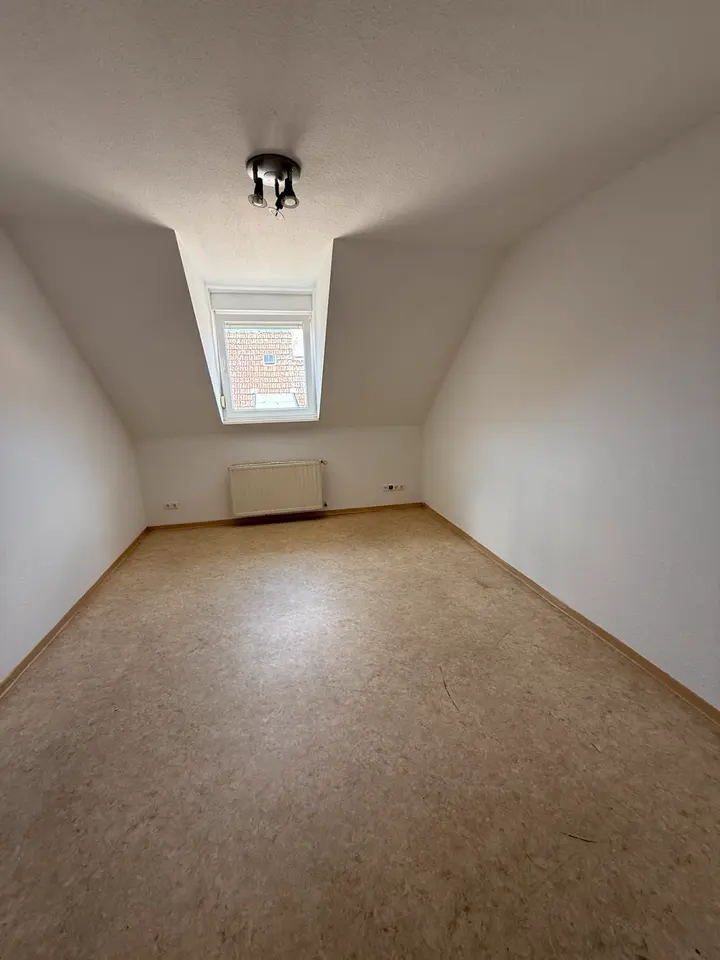 2 Zimmer Wohnung mit 74 m² in Saarbrücken – Bild 2