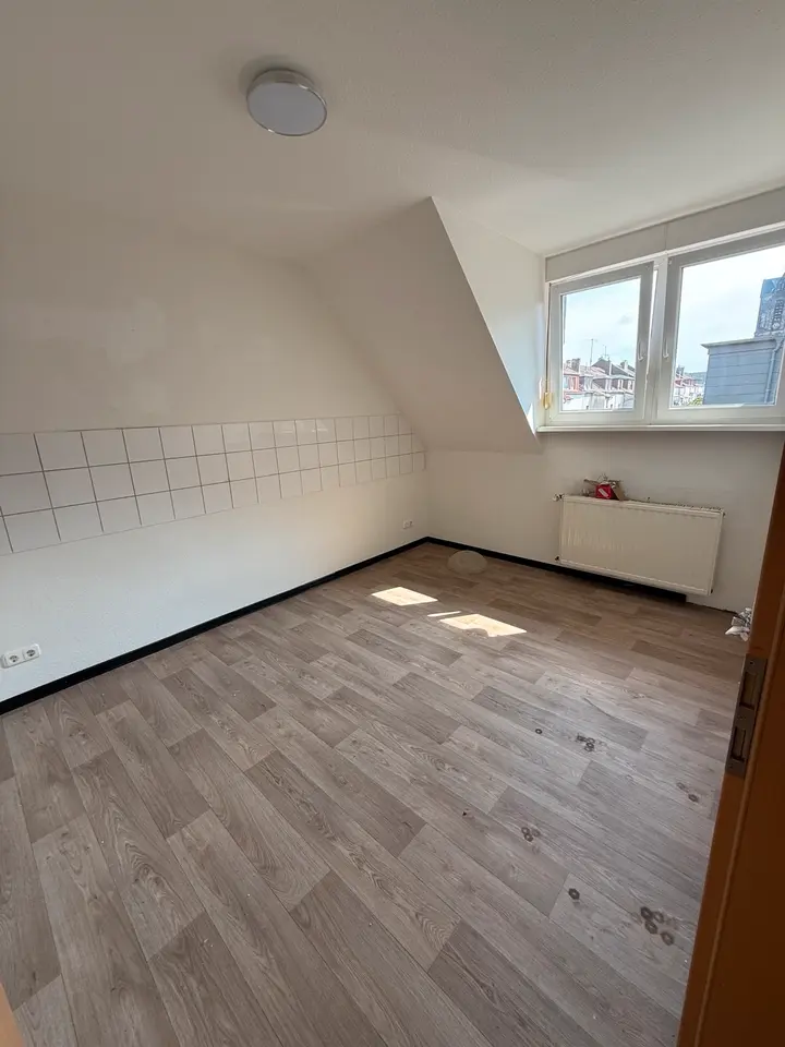 2 Zimmer Wohnung mit 74 m² in Saarbrücken – Bild 3