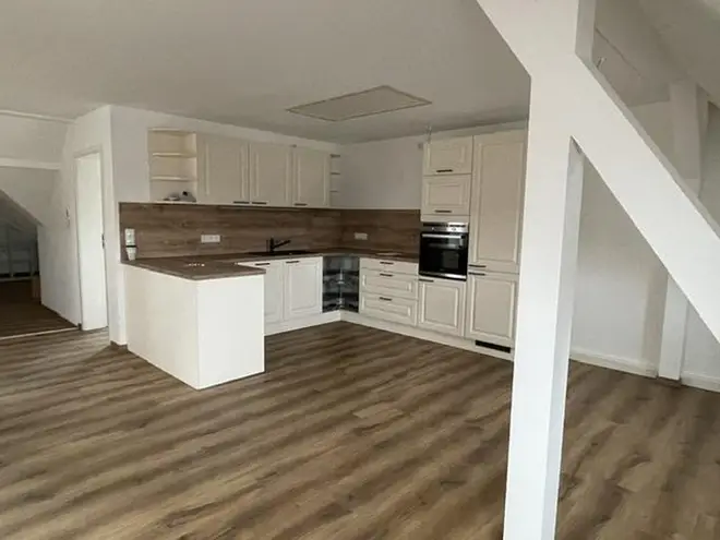 6 Zimmer Wohnung mit 160 m² in Chemnitz – Bild 2