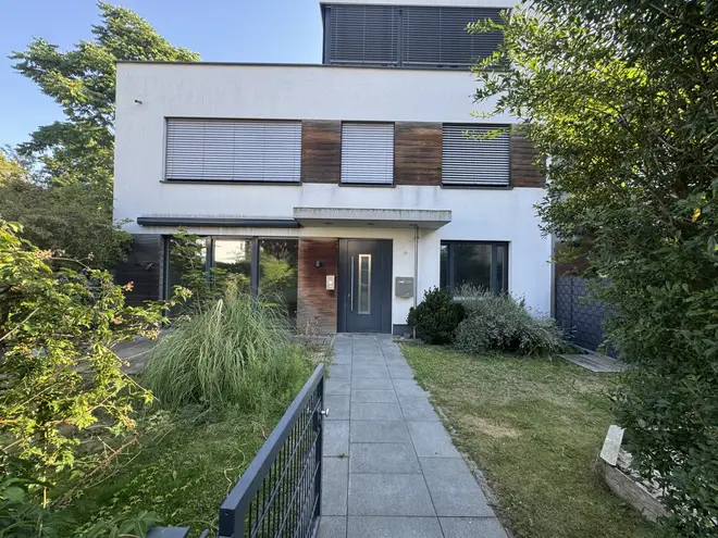 4 Zimmer Haus mit 172 m² in Berlin – Bild 1