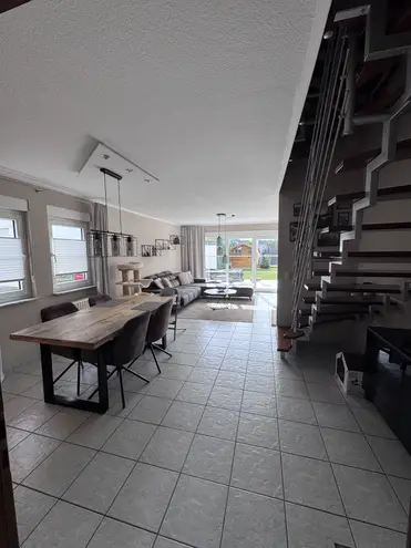 5 Zimmer Haus mit 134 m² in Homburg – Bild 1