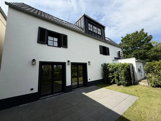 6 Zimmer Haus mit 140 m² in Düsseldorf – Bild 1