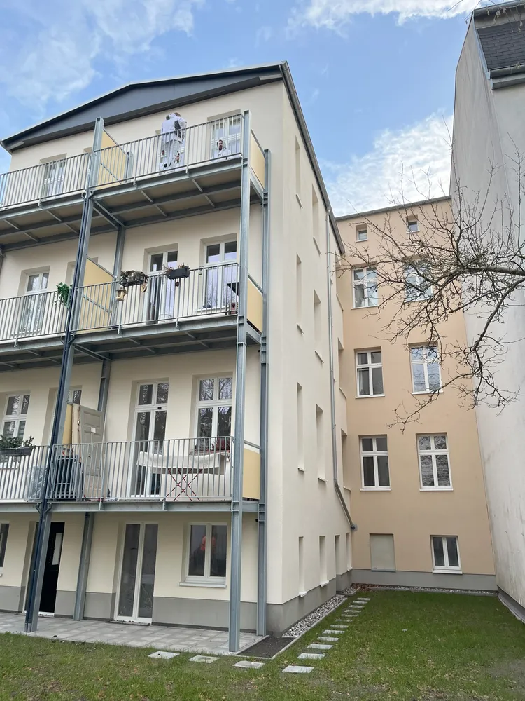 7 Zimmer Wohnung mit 205 m² in Greifswald – Bild 2