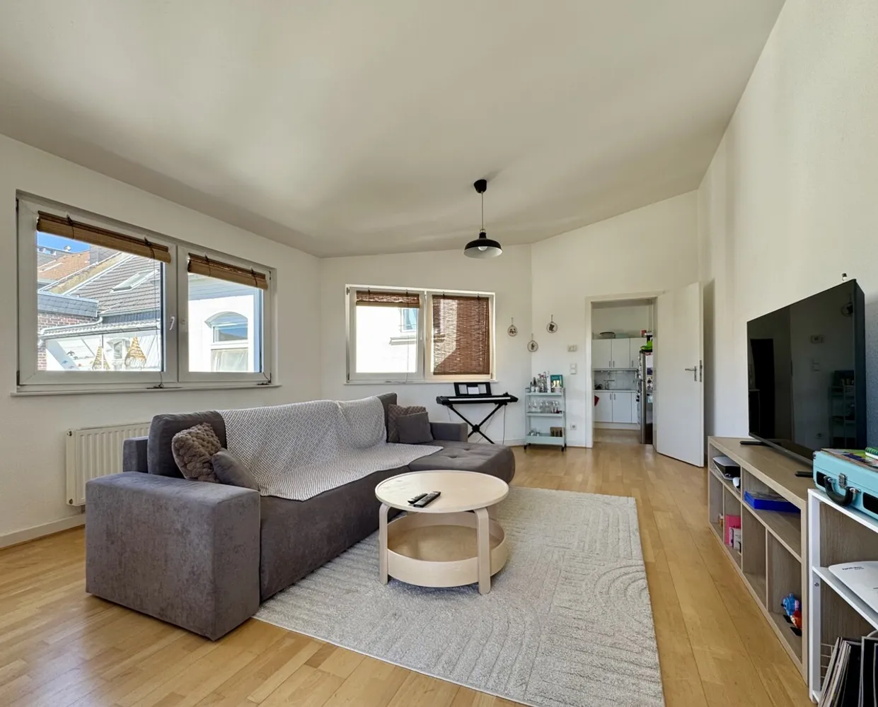2 Zimmer Wohnung mit 79 m² in Düsseldorf – Bild 2