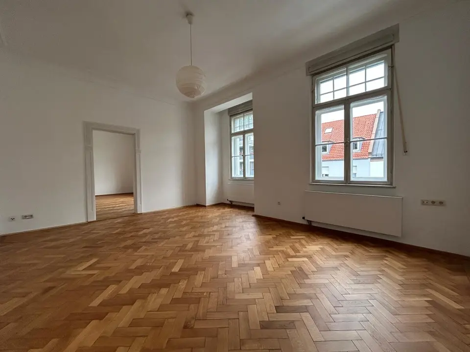 5 Zimmer Wohnung mit 130 m² in Augsburg – Bild 1