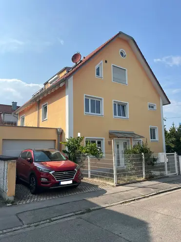 5 Zimmer Wohnung mit 183 m² in München – Bild 1