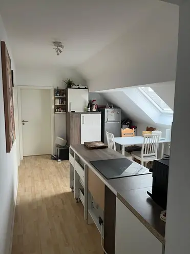4 Zimmer Wohnung mit 100 m² in Karlsruhe – Bild 1