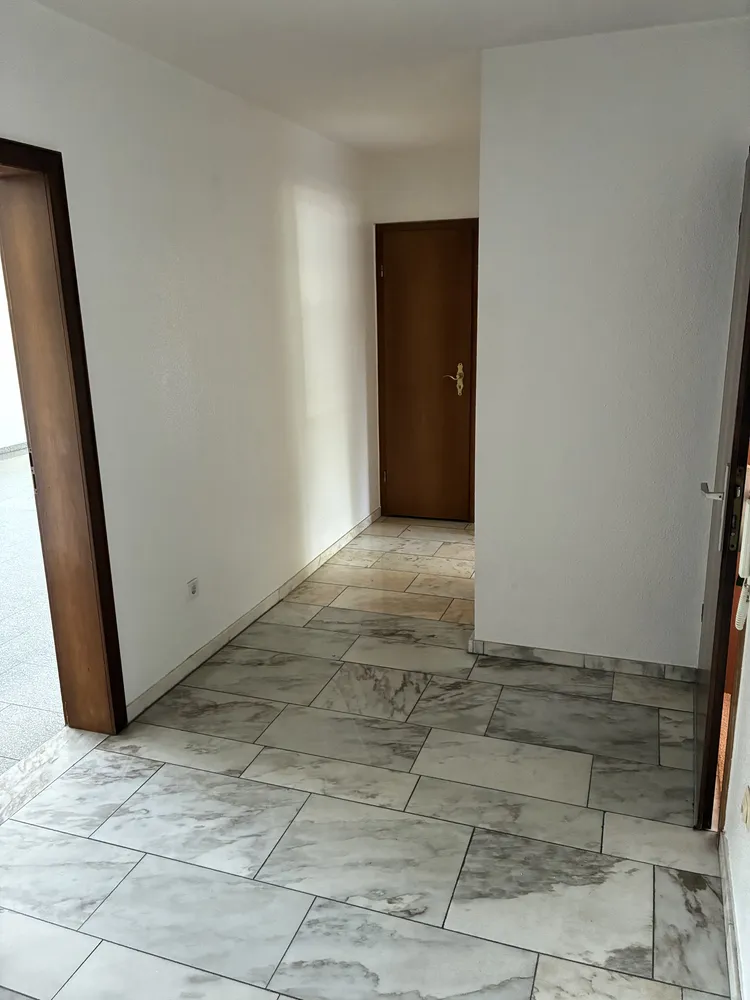 4 Zimmer Wohnung mit 130 m² in Neuss – Bild 2