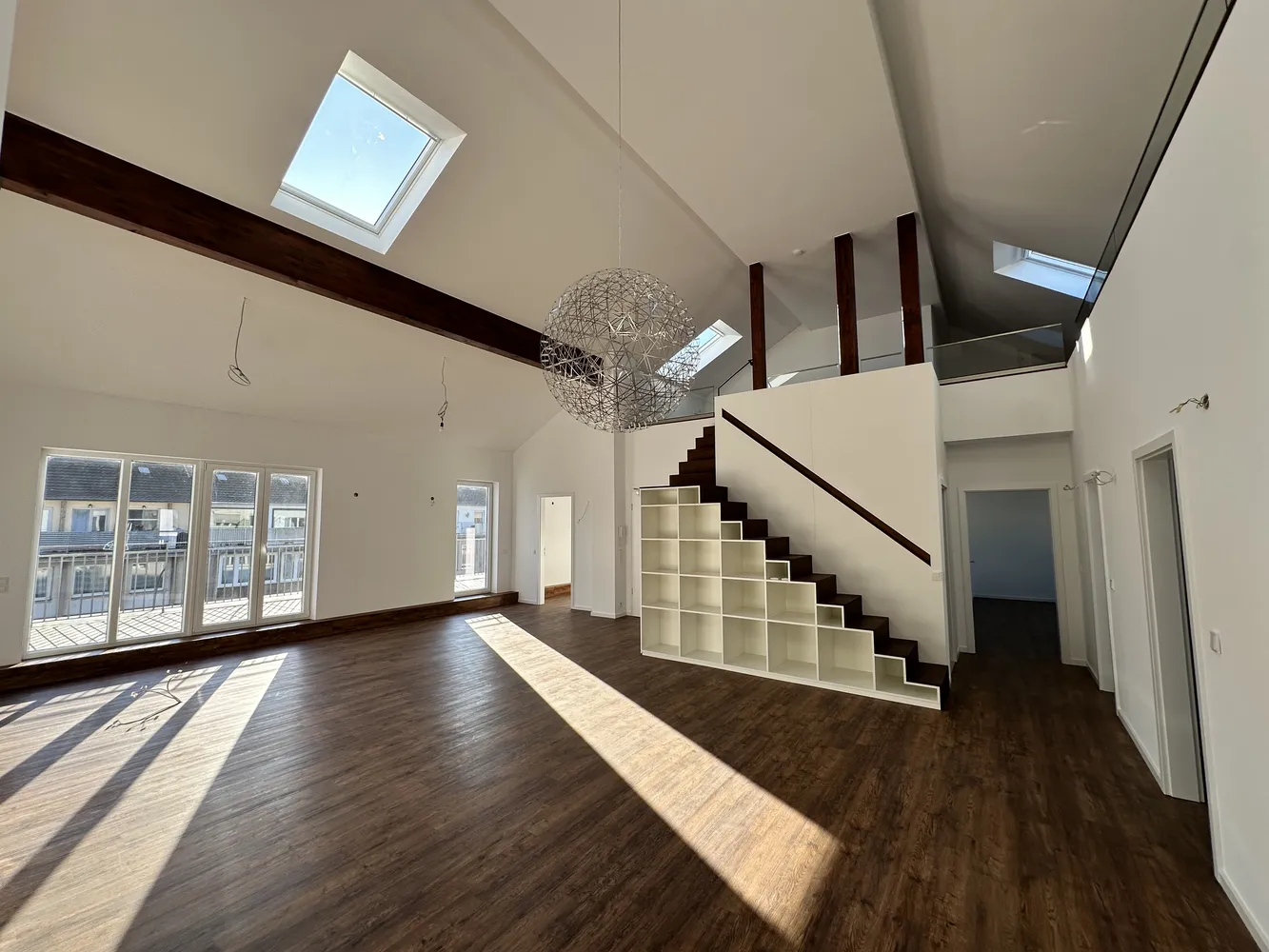 4 Zimmer Wohnung mit 183 m² in Düsseldorf – Bild 3