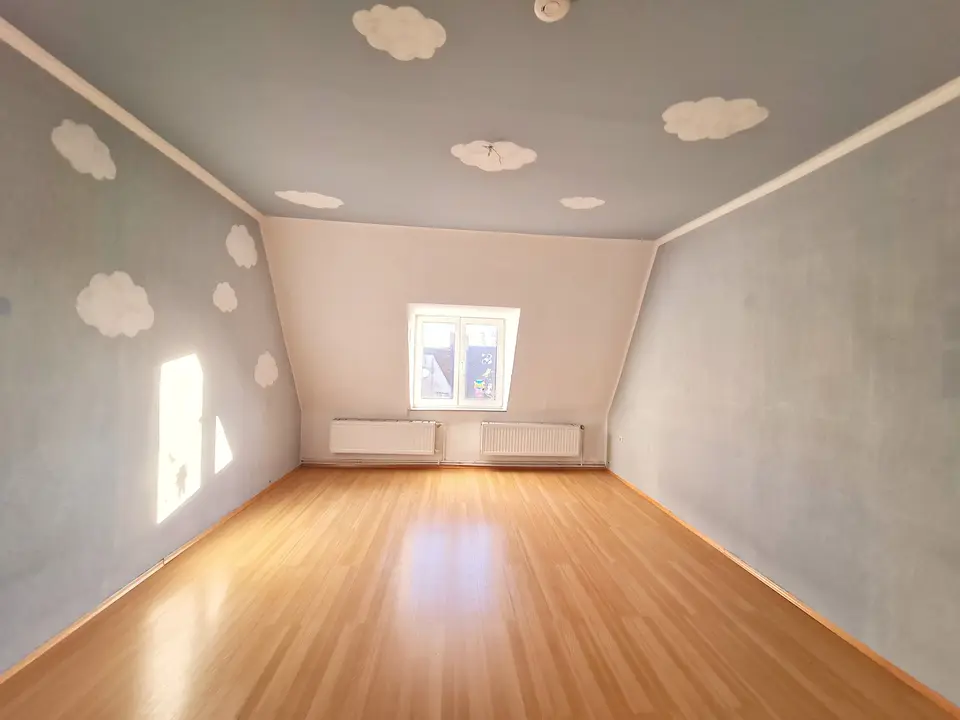 4 Zimmer Wohnung mit 110 m² in Halle (Saale) – Bild 2