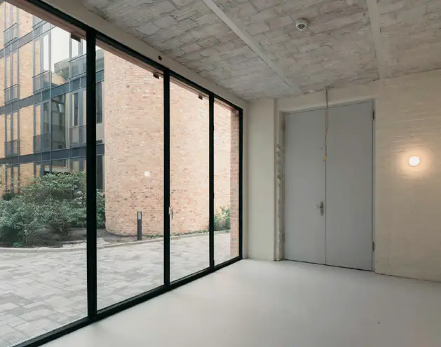 8 Zimmer Haus mit 491 m² in Berlin – Bild 10