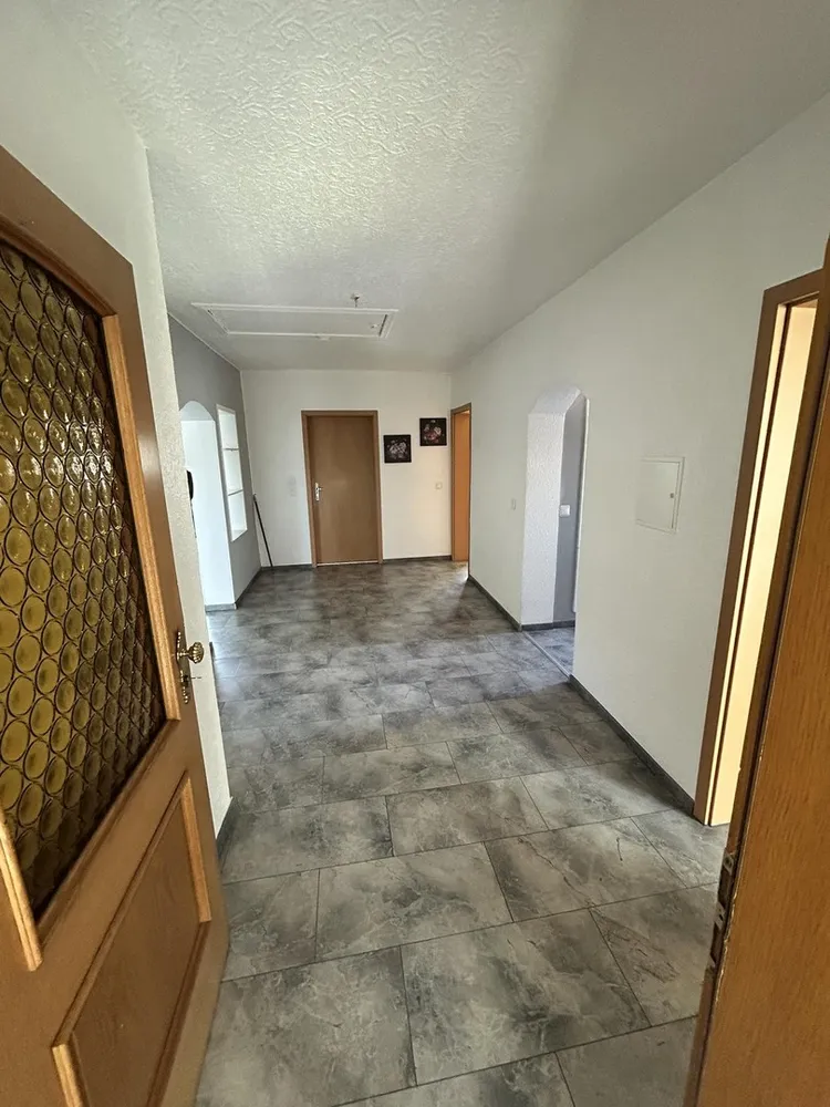 4 Zimmer Wohnung mit 111 m² in Saarbrücken – Bild 2