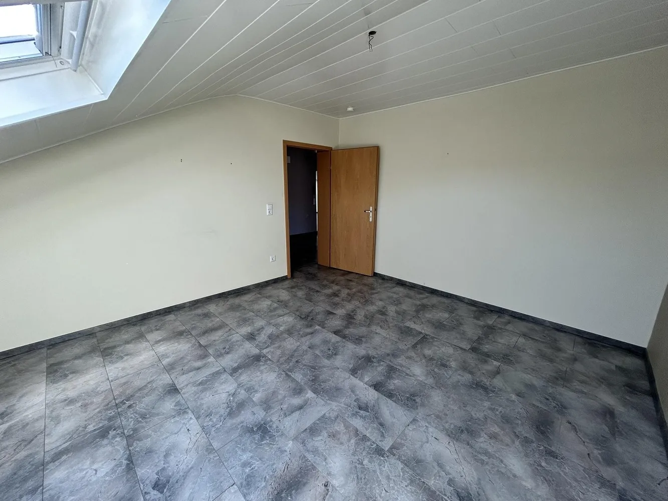 4 Zimmer Wohnung mit 111 m² in Saarbrücken – Bild 5