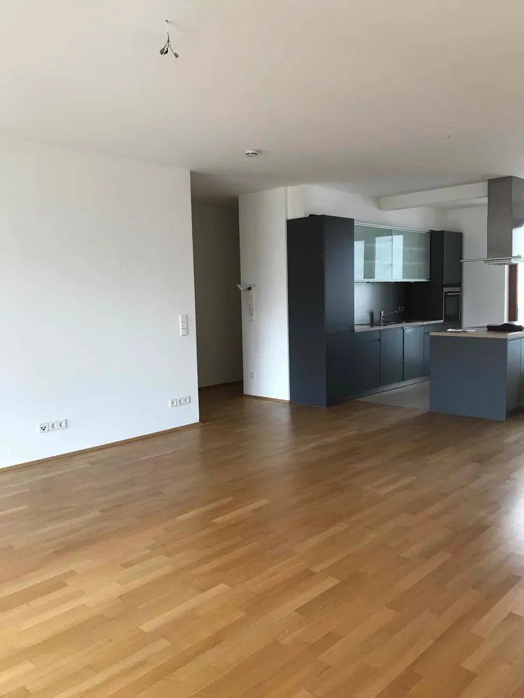 4 Zimmer Wohnung mit 137 m² in Frankfurt am Main – Bild 2
