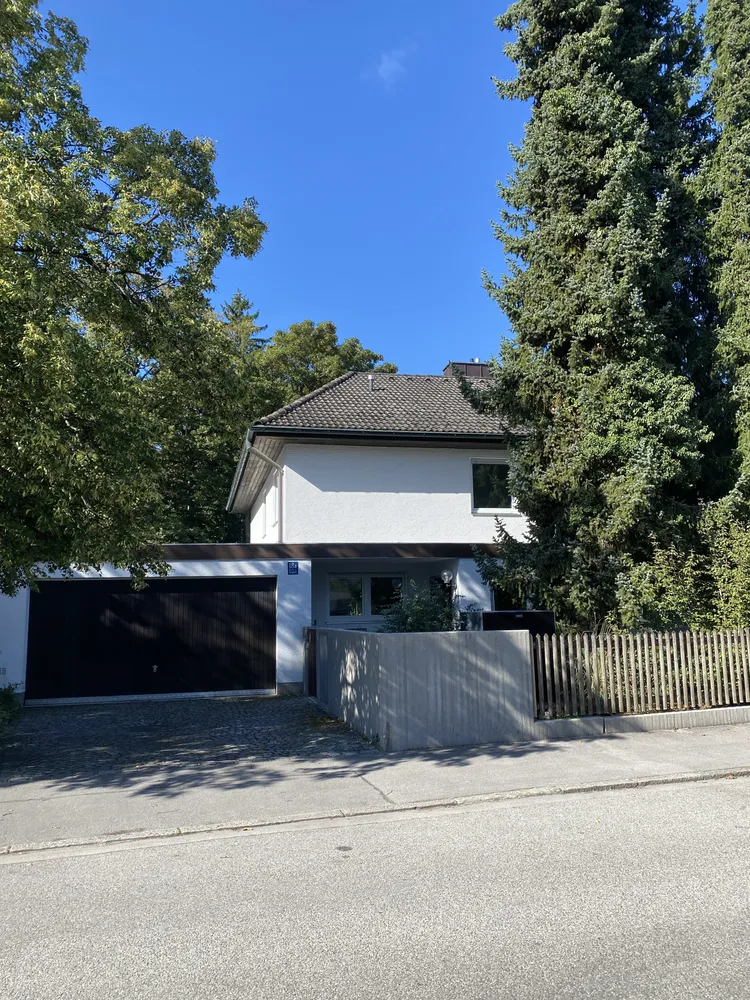 6 Zimmer Haus mit 160 m² in München – Bild 1