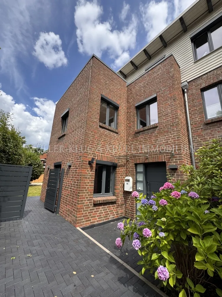 6 Zimmer Haus mit 210 m² in Hamburg – Bild 1