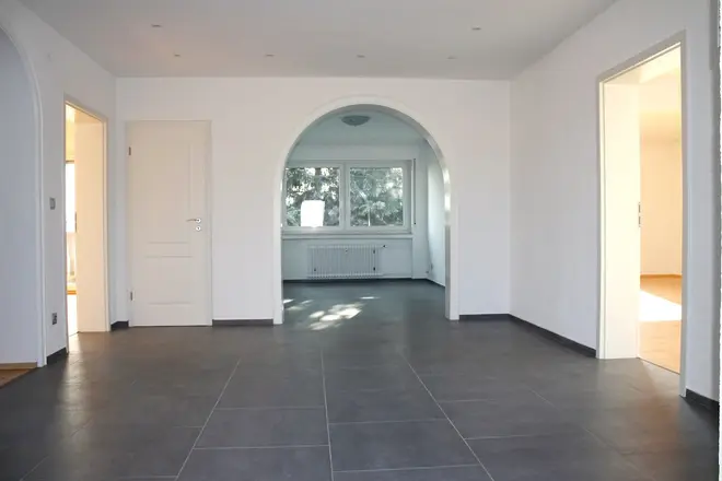 5 Zimmer Wohnung mit 200 m² in Wiesbaden – Bild 1