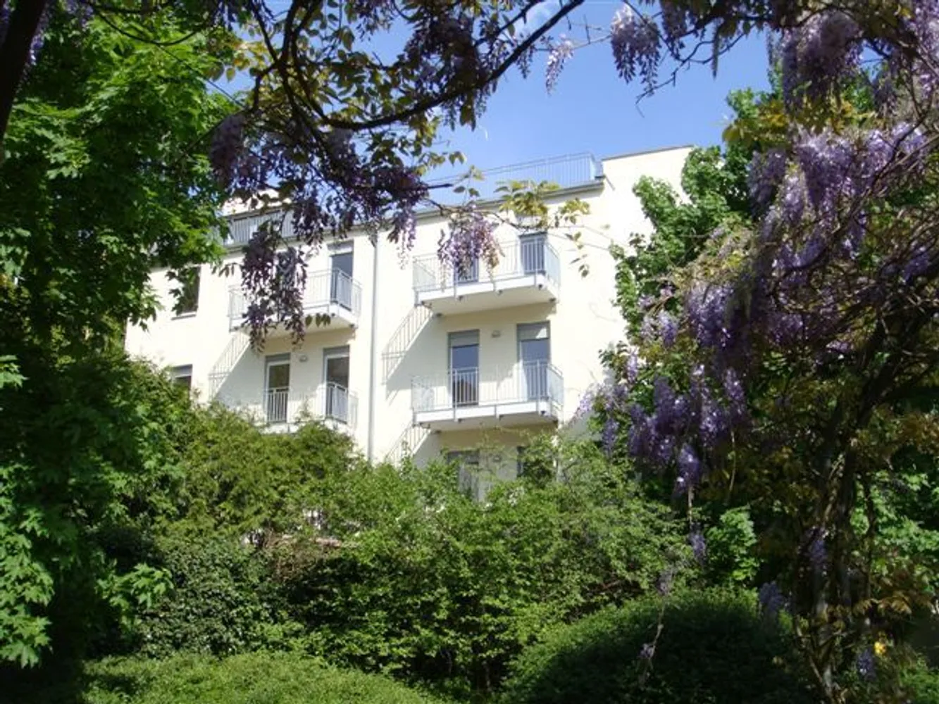2 Zimmer Wohnung mit 48 m² in Karlsruhe – Bild 1