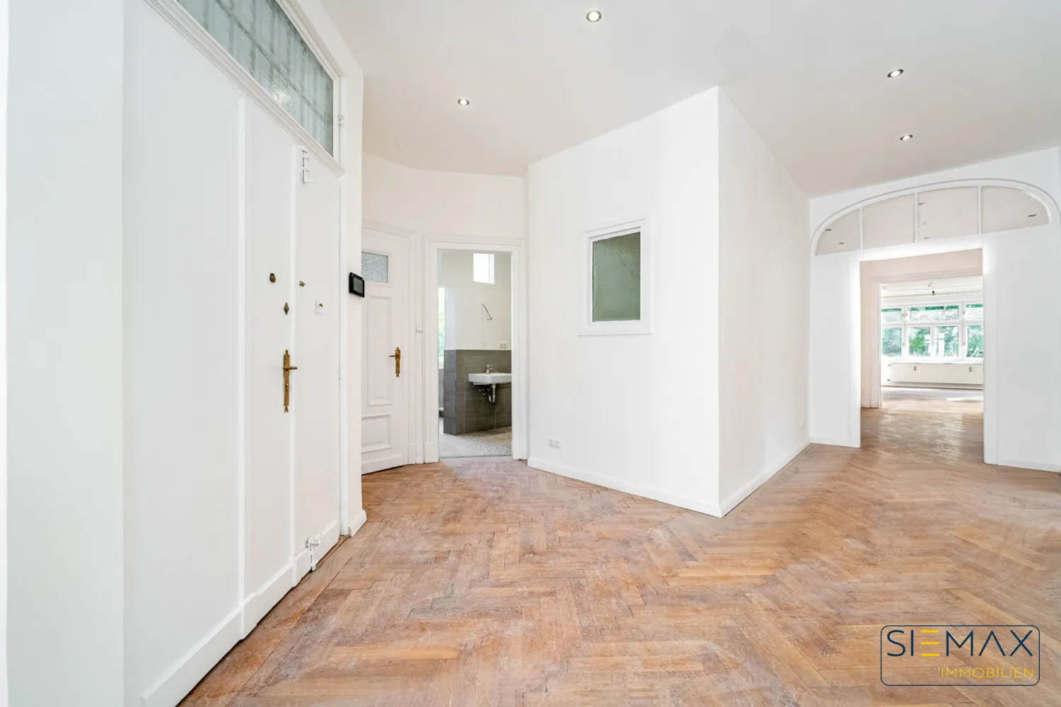 8 Zimmer Wohnung mit 240 m² in Augsburg – Bild 6