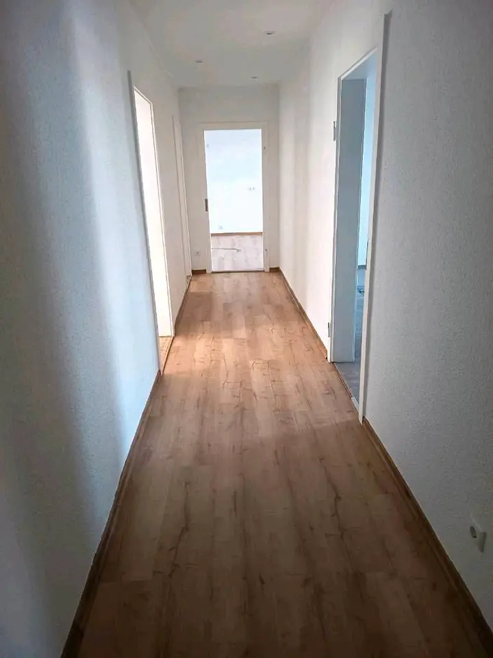 4 Zimmer Wohnung mit 100 m² in Plauen – Bild 3