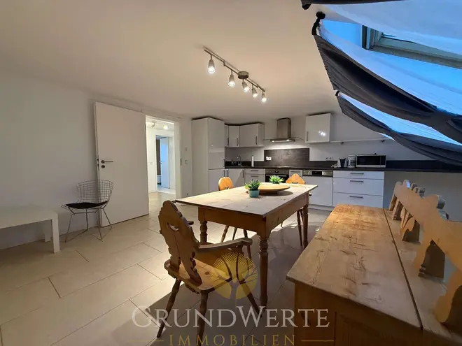 5 Zimmer Wohnung mit 130 m² in Stuttgart – Bild 1