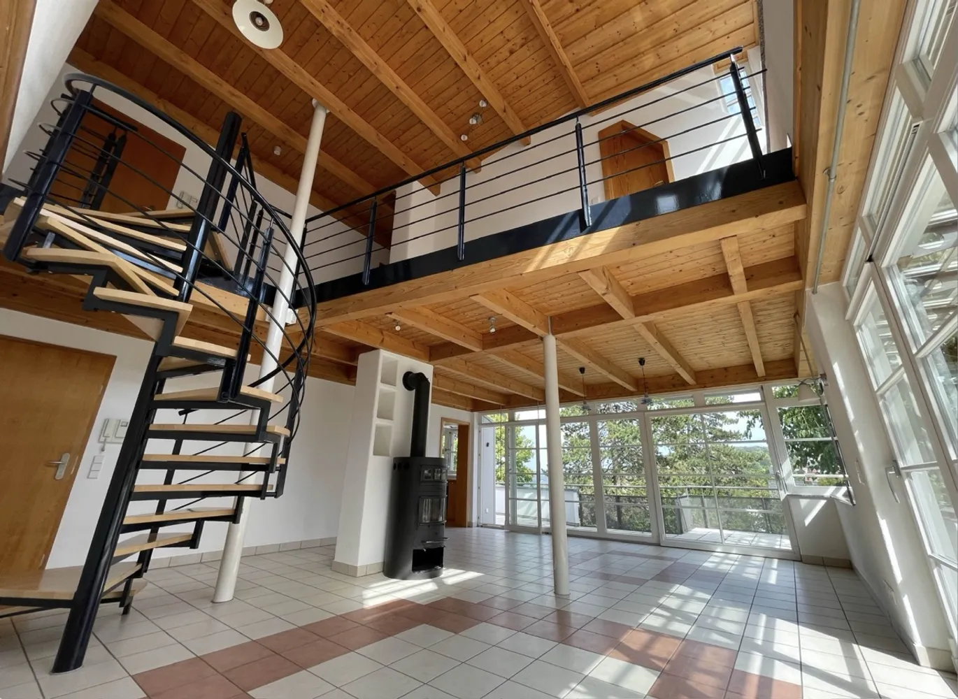 6 Zimmer Wohnung mit 160 m² in Stuttgart – Bild 2