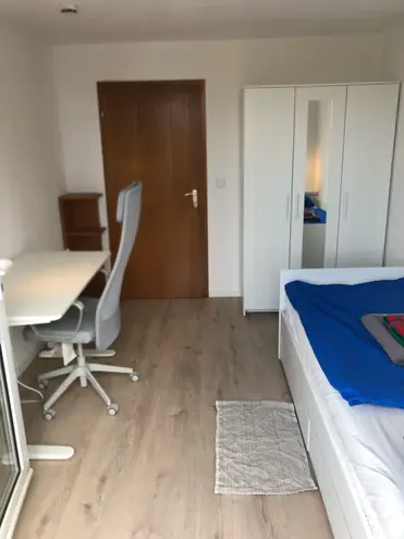 WG-Zimmer mit 18 m² in Karlsruhe – Bild 1