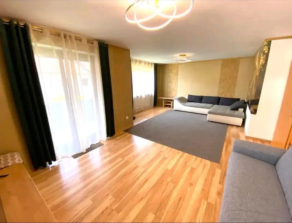 4 Zimmer Wohnung mit 130 m² in Augsburg – Bild 1