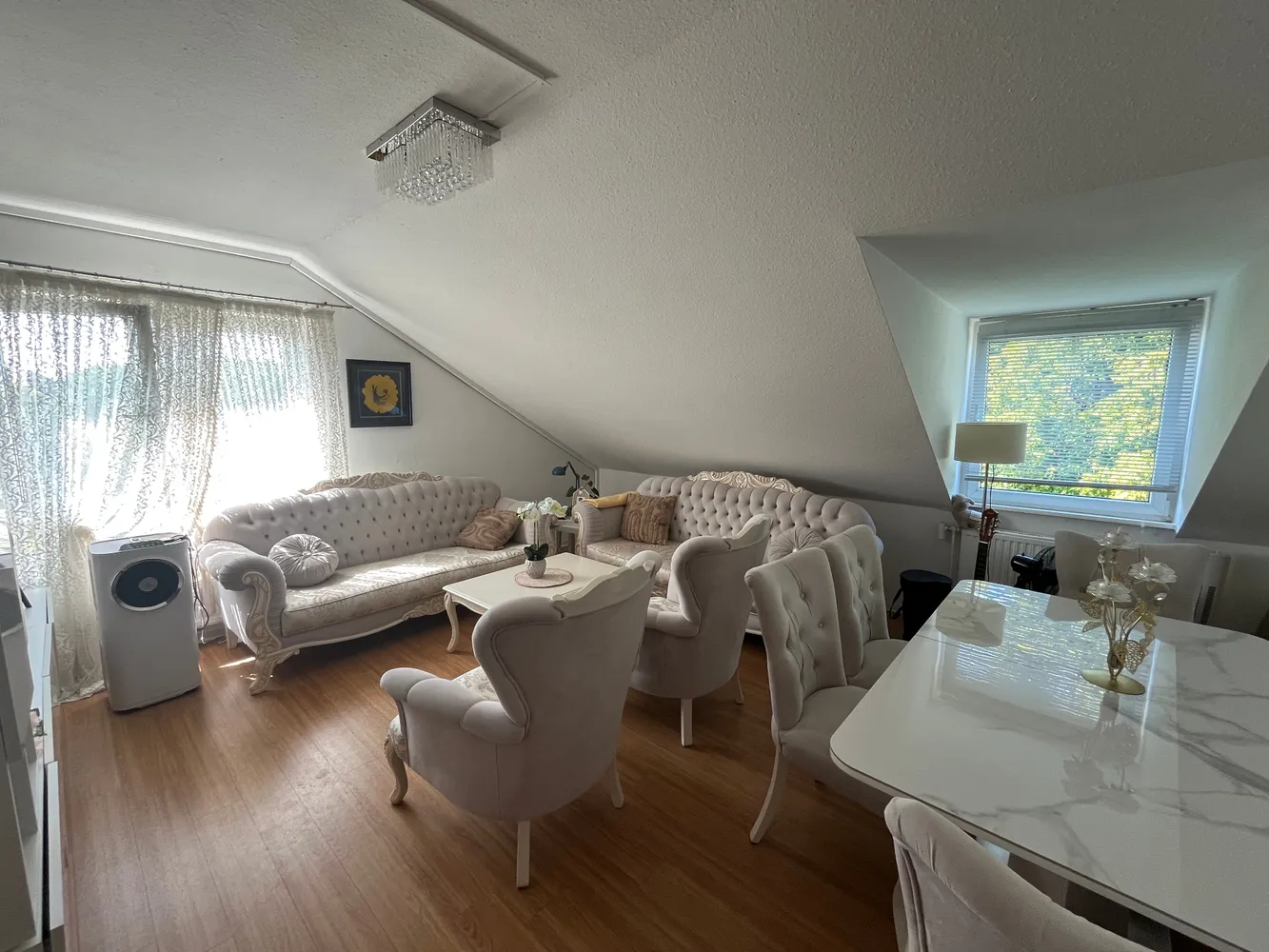 4 Zimmer Wohnung mit 76 m² in Stuttgart – Bild 2