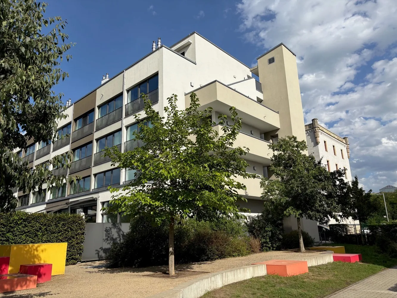 4 Zimmer Wohnung mit 151 m² in Dresden – Bild 1